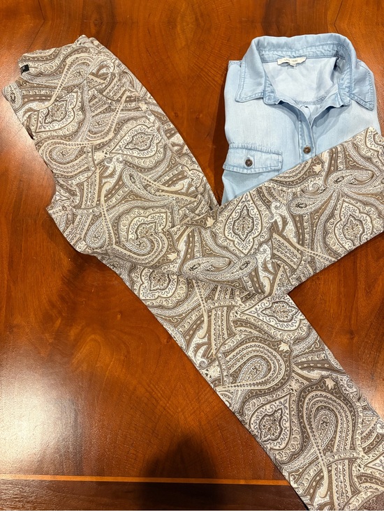 LISETTE Pants - LISETTE Paisley Print leggings in Taupe, Cream & Gray, size s/m